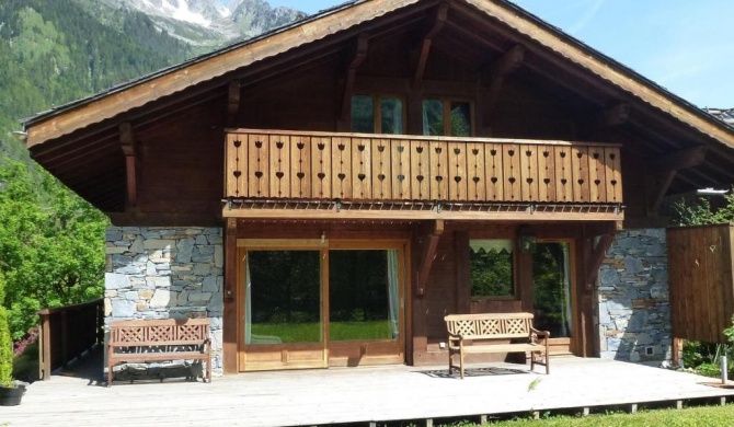 Nice wooden chalet with a cozy atmosphere where you feel like at home