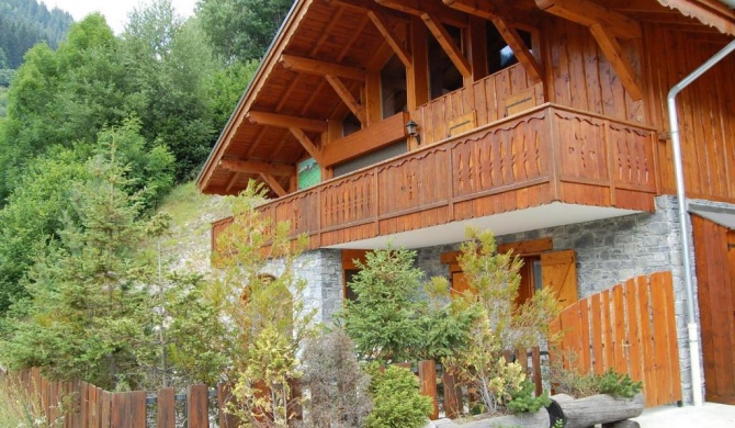 Beautiful Chalet in Champagny-en-Vanoise with Balcony