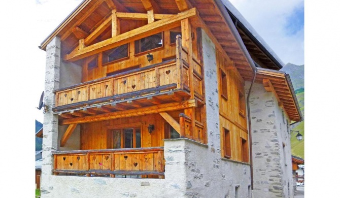 Charming Chalet in Champagny en Vanoise near Ski Area