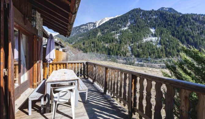 Chalet de 3 chambres avec jardin amenage et wifi a Champagny en Vanoise a 1 km des pistes