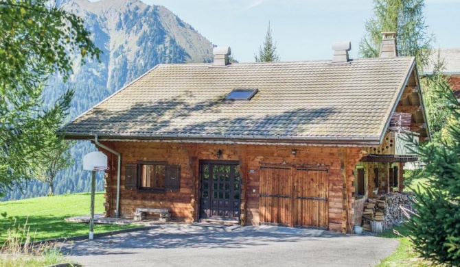 Cosy charateristic chalet near the Petit Ch tel lifts