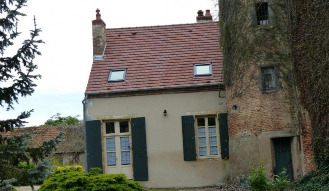 Gîte Dompierre-sur-Besbre, 4 pièces, 6 personnes - FR-1-489-112