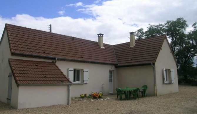 Gîte Dompierre-sur-Besbre, 3 pièces, 5 personnes - FR-1-489-26