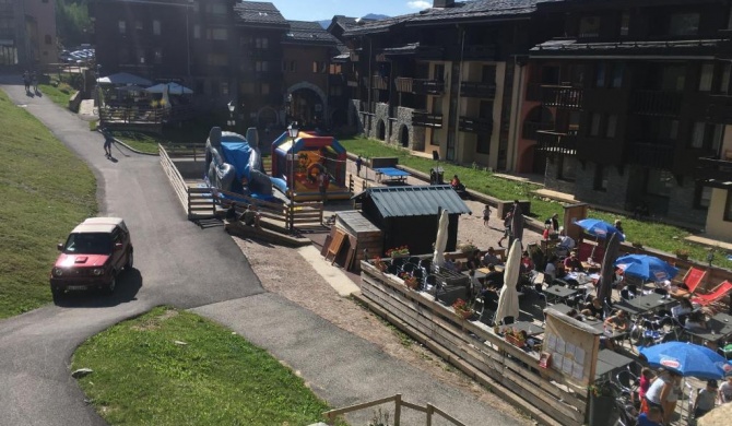 Joli 2 pièces au pied des pistes, La Plagne, avec WIFI