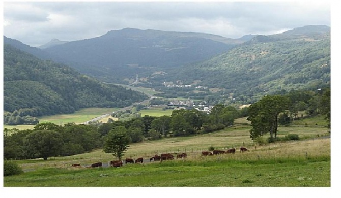 Vacances au pied des Monts du Cantal