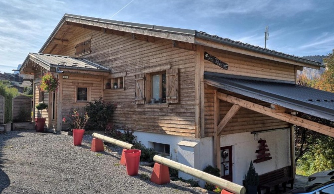 Appartement d'une chambre a LES CARROZ a 400 m des pistes avec jardin amenage et wifi