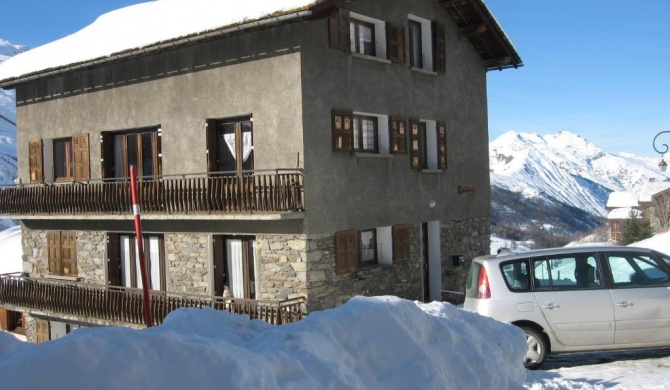 Appartement de 3 chambres a Les menuires a 600 m des pistes avec balcon et wifi