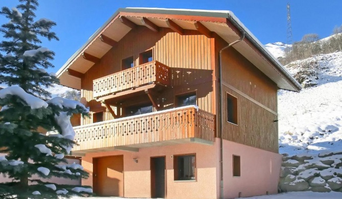 Luxury Chalet in Saint-Martin-de-Belleville with Balcony