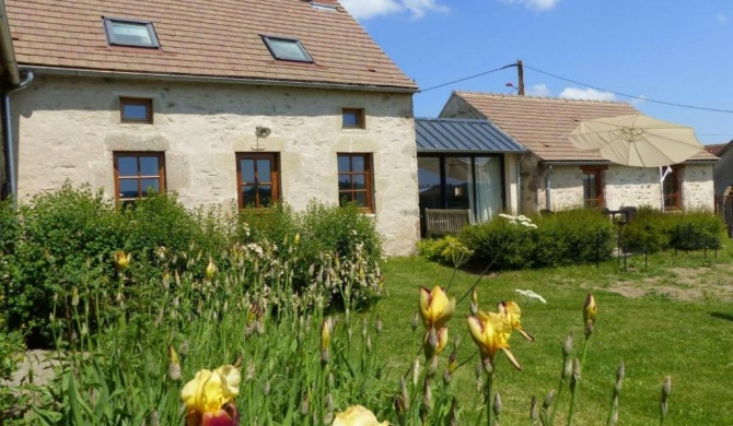 Gîte Louroux-de-Bouble, 4 pièces, 6 personnes - FR-1-489-5