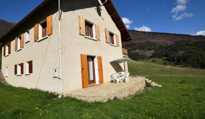 Lavish Apartment in Lus la Croix Haute with Mountain View