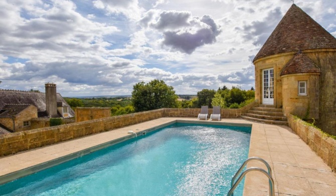 Gorgeous manor in the Auvergne with private swimming pool