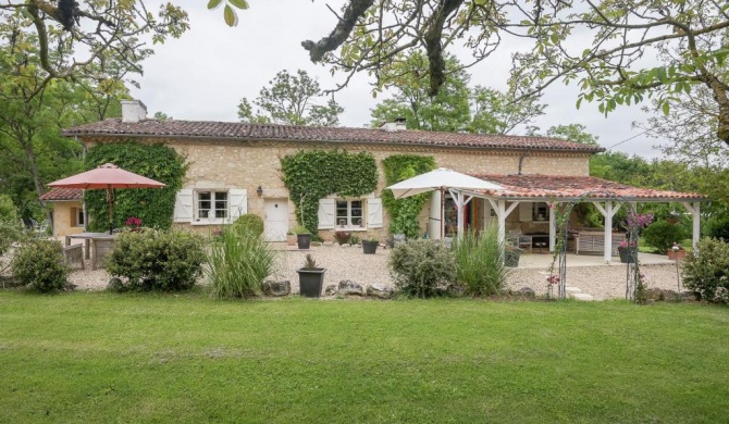 Vintage Villa in Beaumont with Swimming Pool